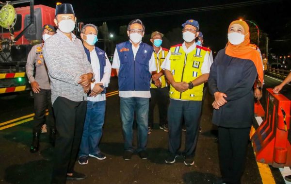 Gubernur Jatim bersama Forkopimda Lamongan Cek Uji Kekuatan Jembatan Ngaglik 1 Lamongan sebelum Siap Operasi