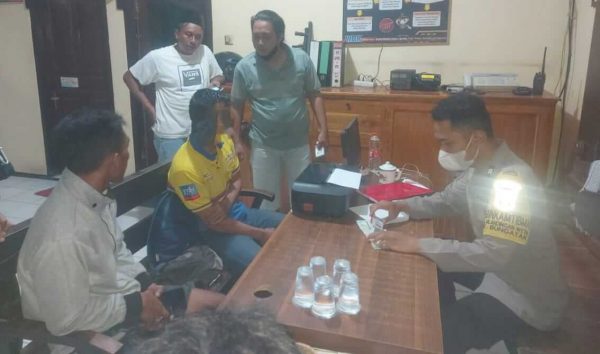 Lempar Pikap dengan Batu, Karyawan Minimarket di Situbondo Dibawa ke Kantor Polisi