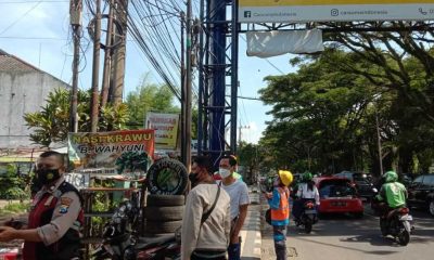 Tersengat Listrik, Pekerja Renovasi Reklame di Kota Malang Jatuh dari Ketinggian 6 Meter