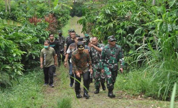 Forkopimda Lumajang Tinjau Lokasi TMMD ke-115 di Pakel Gucialit