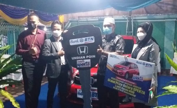 Warga Situbondo Raih Hadiah Honda Brio dari BTN