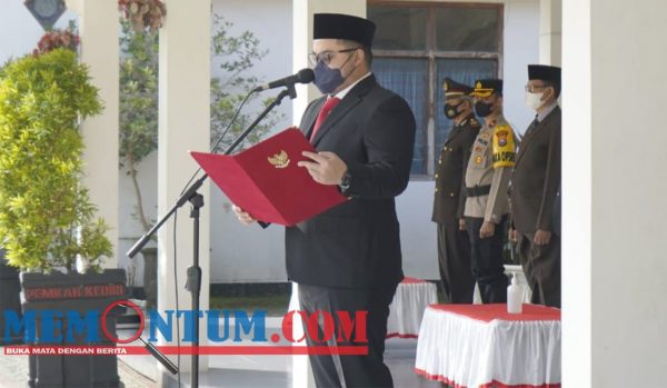 Pimpin Upacara Peringatan Hardiknas, Mas Dhito Himbau Guru di Kabupaten Kediri untuk Awasi Penggunaan Gadget Siswa