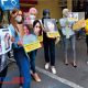 Bawa Poster dan Foto, Sejumlah Biduan Korban Arisan Bodong Kembali Datangi Polresta Malang Kota