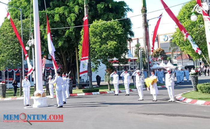 Formasi Lengkap Warnai Pengibaran Bendera HUT Ke-77 RI di Kabupaten Malang