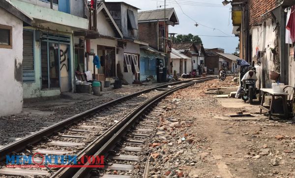 Rencana Sterilisasi Pemukiman di Jalur KAI Jagalan-Kotalama Munculkan Dilema