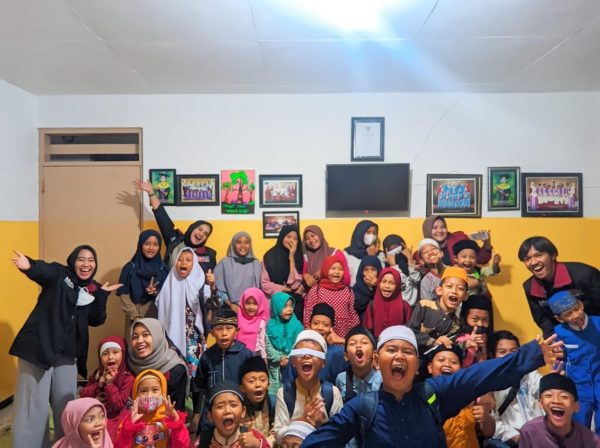 MENINGKATKAN KEPEKAAN SENSORIS DAN MINAT BELAJAR ANAK SEJAK DINI