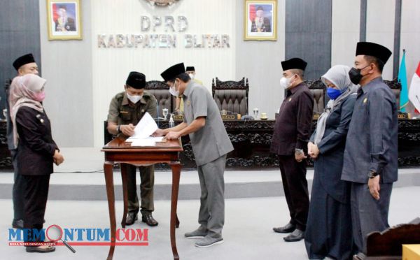 Pimpinan DPRD Kabupaten Blitar bersama Bupati Tandatangani Nota Kesepakatan Tentang KUA-PPAS