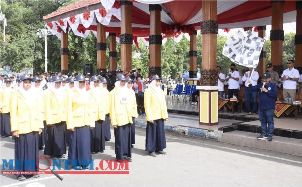 Gerak Jalan Kategori SMP hingga Umum Meriahkan HUT RI dan Harjakasi Situbondo