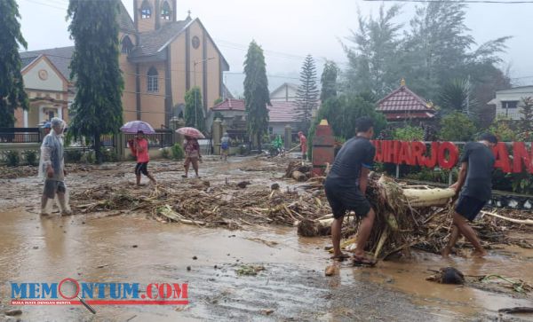 Banjir Bandang Hajar Desa Pujiharjo Malang, 500 KK Terdampak, Lumpur dan Kayu Masuk Jalan Utama