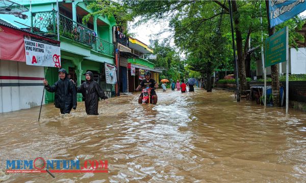 Itensitas Hujan Tinggi Akibatkan Kawasan Menuju Pusat Kota Trenggalek Banjir