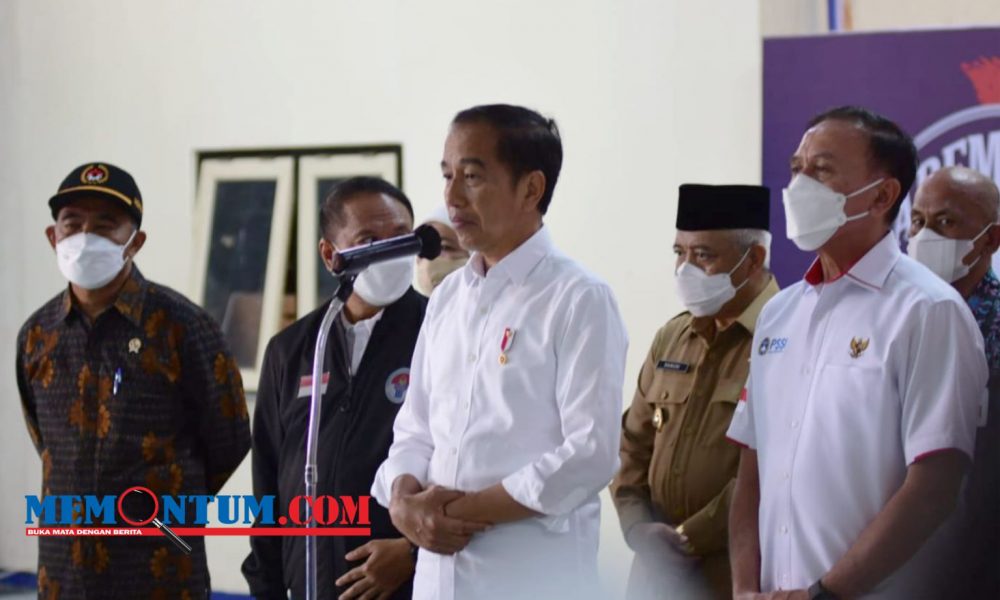 Kedatangan Presiden Jokowi Disambut Poster Usut Tuntas Tragedi Kanjuruhan