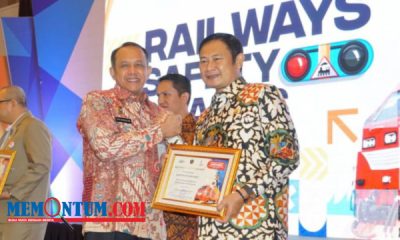 Berperan Aktif dalam Peningkatan Keselamatan di Perlintasan, Pemkab Lamongan Terima Railways Safety Awards