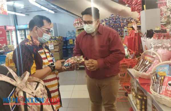 Antisipasi Parsel Kadaluarsa Jelang Nataru, UPT PK dan Polresta Malang Gelar Pemantauan di Sembilan Toko