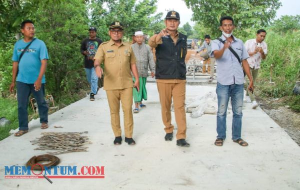 Bupati Yuhronur Tinjau Pembangunan Ruas Jalan Sukorejo-Ngujungrejo Lamongan
