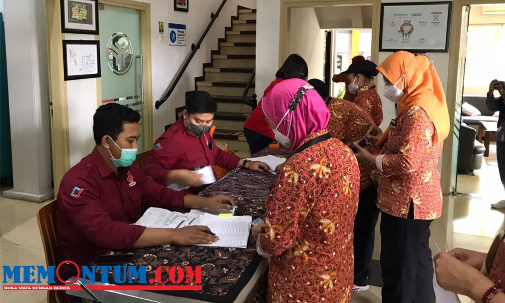 Dinsos Kota Malang Salurkan BLT DBHCHT untuk 665 Buruh Pabrik Rokok