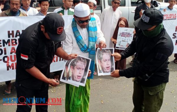 Puluhan Aliansi Muslim di Kota Malang Gelar Aksi Protes Tindakan Politikus Swedia Bakar Al Quran