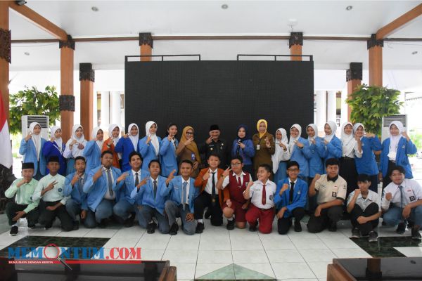 Bupati Situbondo Optimis Puluhan Pelajar Raih Prestasi di Ajang Seaso di Malaysia