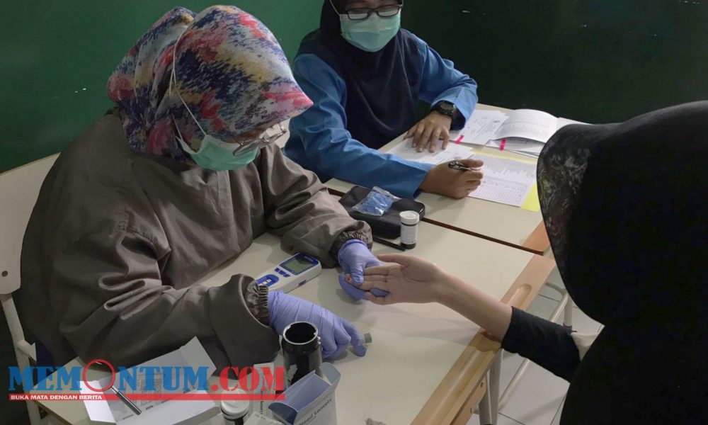 Deteksi Dini Penyakit Anemia, Ratusan Siswi SMKN di Kota Malang Dilakukan Pengecekan