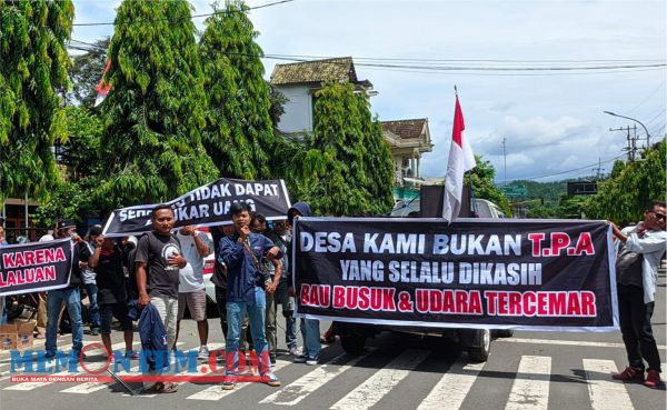 Keluhkan Limbah Pemindangan di Watulimo, Massa ARPT Datangi DPRD untuk Tagih Janji Relokasi Pelaku Usaha