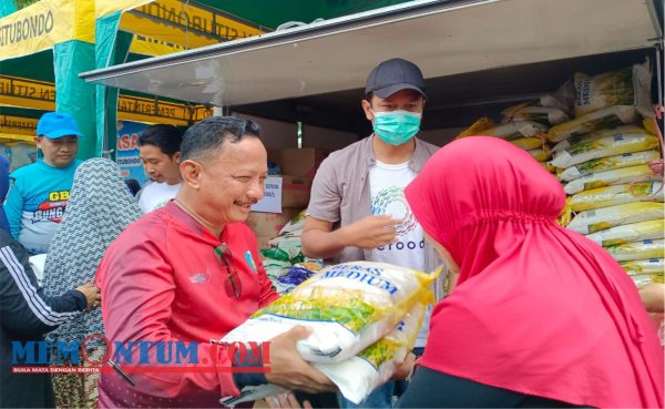 Pemkab Situbondo bersama Bulog Gelar Operasi Pasar di Area Car Free Day