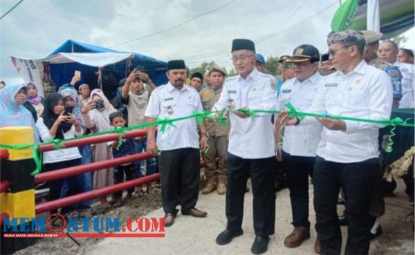 Resmikan Jembatan Gantung antar Kecamatan di Bondowoso, Bupati Salwa Berharap Ada Peningkatan Ekonomi Masyarakat