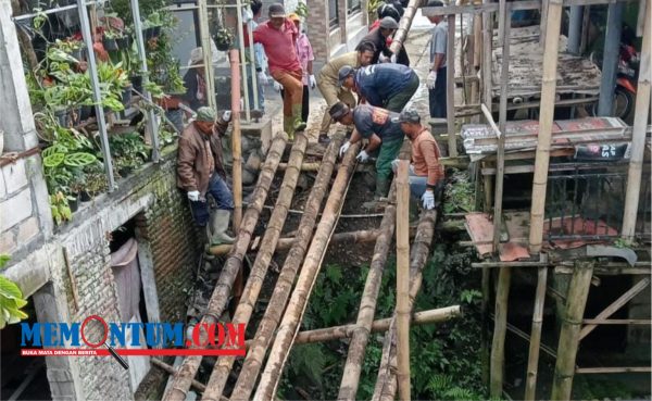 Akibat Curah Hujan Tinggi, Jembatan Bambu di Desa Tulungrejo Kota Batu Terputus