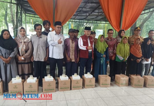 Bupati Malang Gelar Pemberian Tali Asih dan Paket Sembako untuk Pegiat Kebersihan di TPA Talangagung