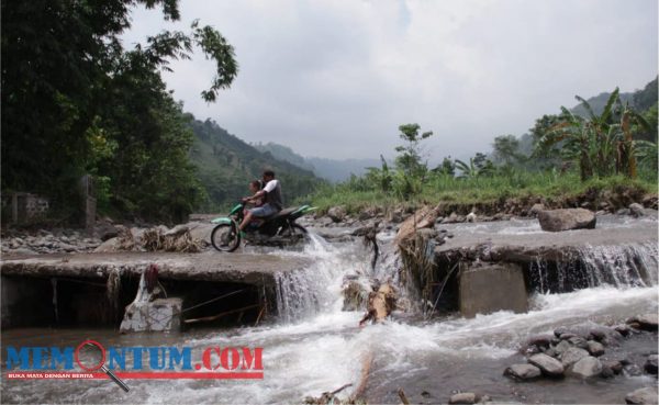 DPUPP Situbondo Normalisari Jembatan Limpas yang Rusak Akibat Diterjang Banjir