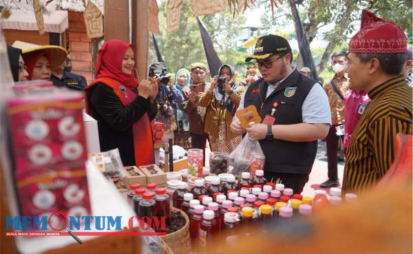 Gelar Pameran UMKM Jadoel, Mas Dhito berharap UMKM terus Berprogres serta Minta ASN dan Kepala OPD Gunakan Produk Lokal