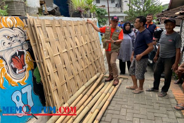 Salurkan Bantuan Korban Cuaca Ekstrem, Kalaksa Kota Malang Minta Warga Ekstra Waspada