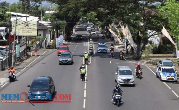 Arus Kendaraan Kian Padat, Akses Menuju Kota Batu Diberlakukan Satu Arah