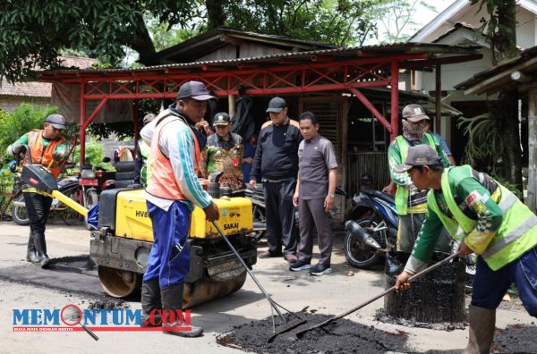 Tinjau Perbaikan Ruas Jalan di Kecamatan Klakah, Bupati Lumajang Beri Apresiasi Positif Kerja Bakti Warga
