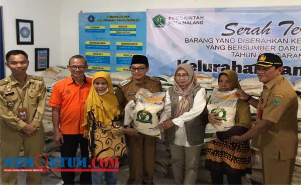 Wali Kota Malang Tinjau Penyaluran Bantuan Beras untuk 1.515 KPM Kelurahan Tanjungrejo
