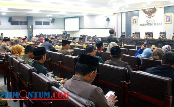 DPRD Kabupaten Blitar Gelar Paripurna Penyampaian Pandangan Umum Fraksi Atas LKPJ Bupati Blitar Tahun 2022