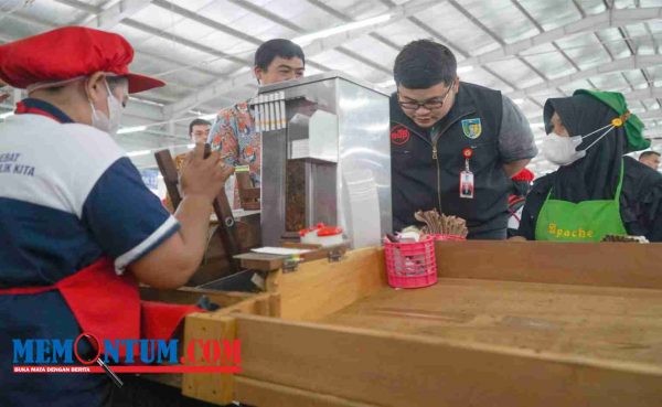 Kunjungi Buruh Pabrik Rokok Kediri