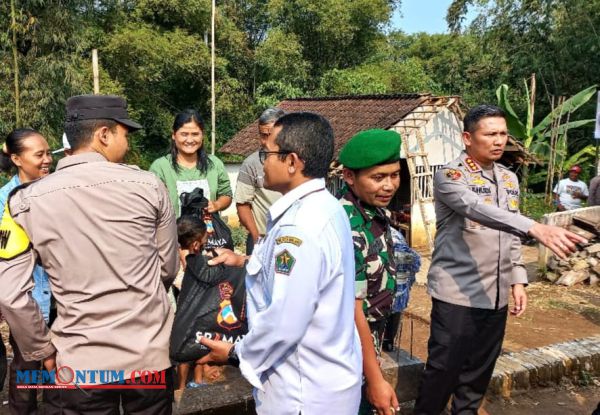 Sambut Hari Bhayangkara, Polresta Malang Kota Bagikan Paket Sembako dan Bedah Rumah