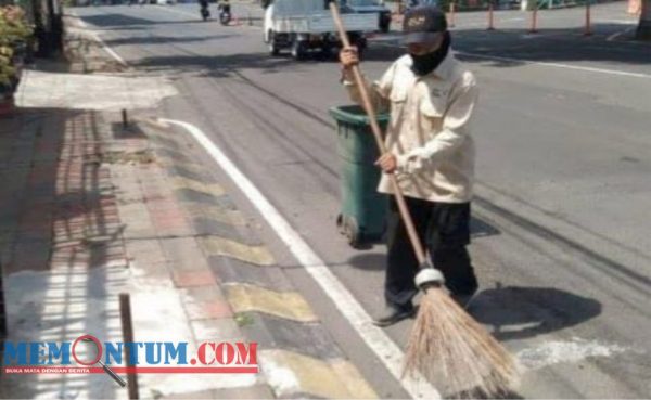 Long Weekend, Petugas Kebersihan di Kota Batu Tetap Siaga di Kawasan Alun-alun